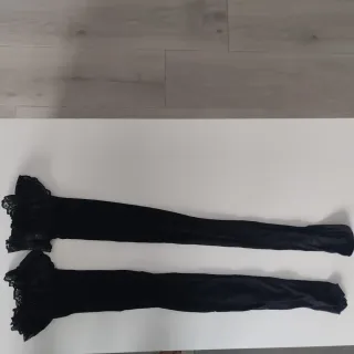 Medias largas rosas, negra, blancas y azul oscuro