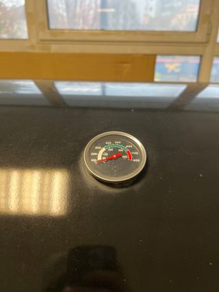 Barbacoa de gas negra y plateada