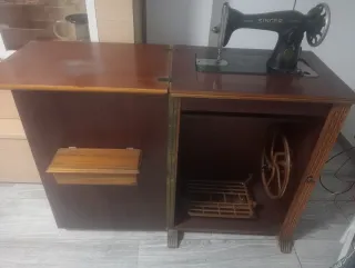 Máquina de coser Singer antigua