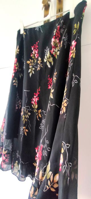 Falda vintage negra floral