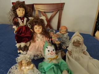 Figure e bambole in porcellana, set completo