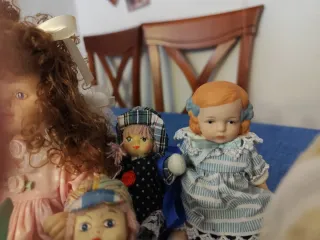 Figure e bambole in porcellana, set completo