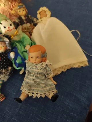 Figure e bambole in porcellana, set completo