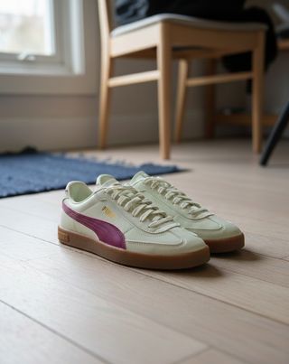 Zapatillas Puma crema y morado Nuevas