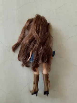 Bratz Doll con vestito e stivali