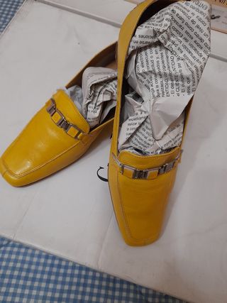 Zapatos de piel mujer Laroche amarillos