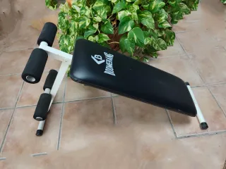 Banco de abdominales Boomerang