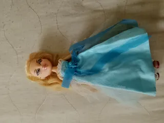 Bambola Bratz con vestito azzurro