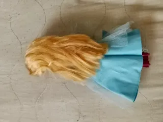 Bambola Bratz con vestito azzurro