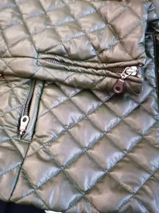 Plumífero Benetton verde acolchado