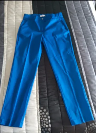 Pantalón pitillo azul