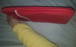 Funda Neopreno Portátil Santander Bank Roja