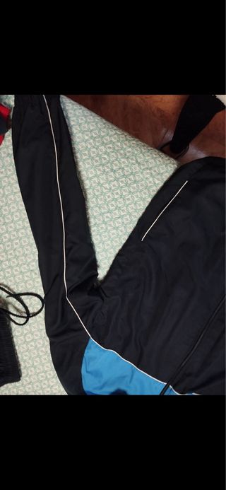 Chándal negro y azul nuevo