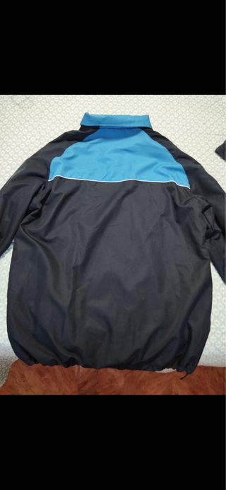 Chándal negro y azul nuevo