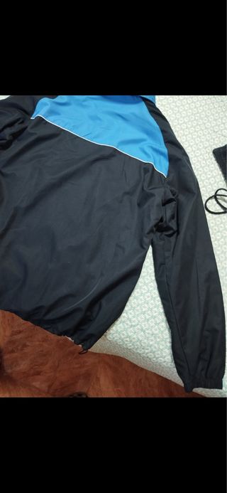 Chándal negro y azul nuevo