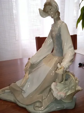 Figura Lladró La Holandesa