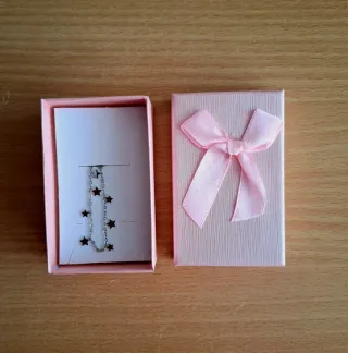 Pulsera estrellas acero con cajita regalo