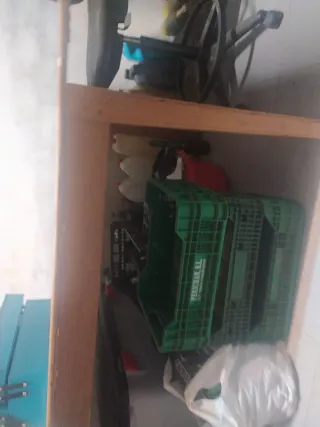 Tavolo in legno e formica