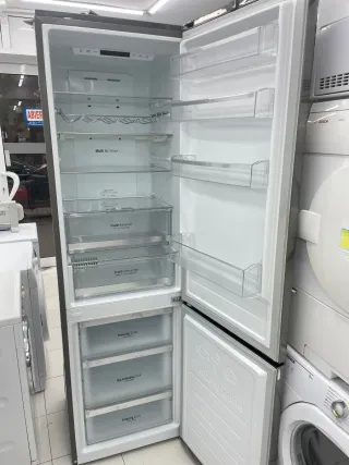 Nevera LG altura 2mtr con garantía