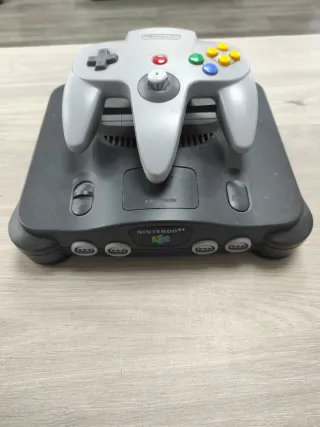 Console Nintendo 64 Grigia e Nera