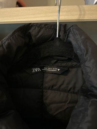 Abrigo plumífero fino ZARA negro