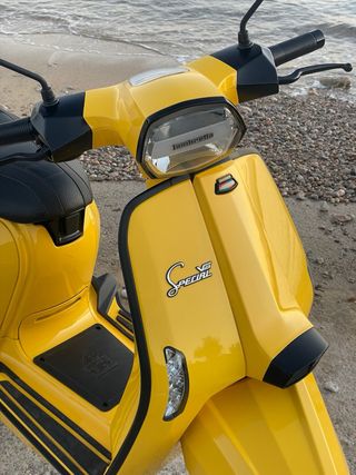 Lambretta V125 Special Flex Amarilla