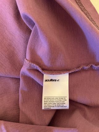 Camiseta Scuffers morada talla L