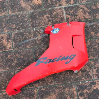 2 plasticos Derbi GPR 50 Rojo