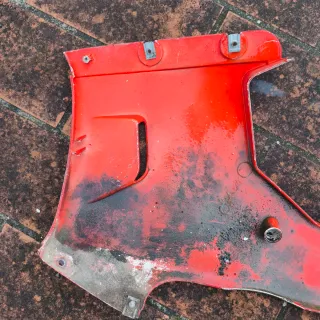 2 plasticos Derbi GPR 50 Rojo