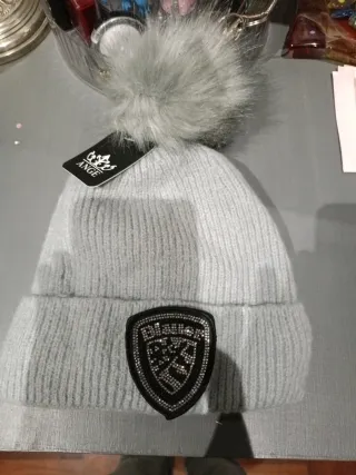 Cappello Ange con pompon e patch