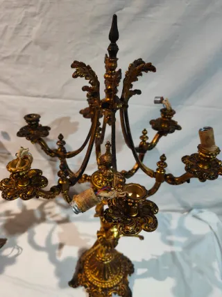 Lámpara estilo candelabro dorada