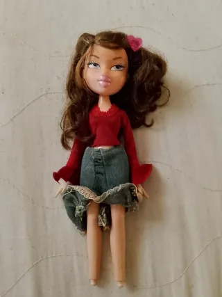 Bratz Doll Capelli Castani Vestito Rosso