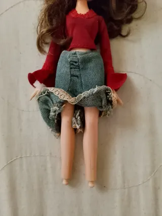 Bratz Doll Capelli Castani Vestito Rosso