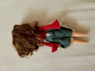 Bratz Doll Capelli Castani Vestito Rosso