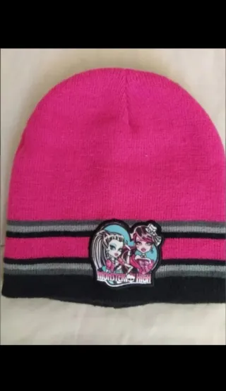 Monster High.  Muñeca + Gorro