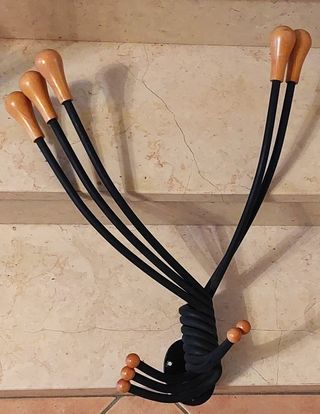 Appendiabiti girevole postmoderno Italia