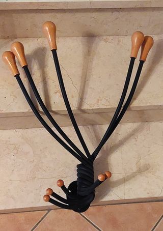 Appendiabiti girevole postmoderno Italia