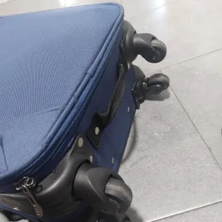 Juego de 2 maletas y neceser azul