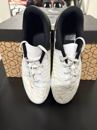 Botas Fútbol Nike Phantom GX II Club FG/MG Niños