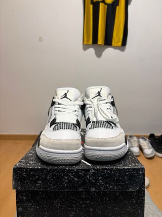 Jordan restro 4 Military black