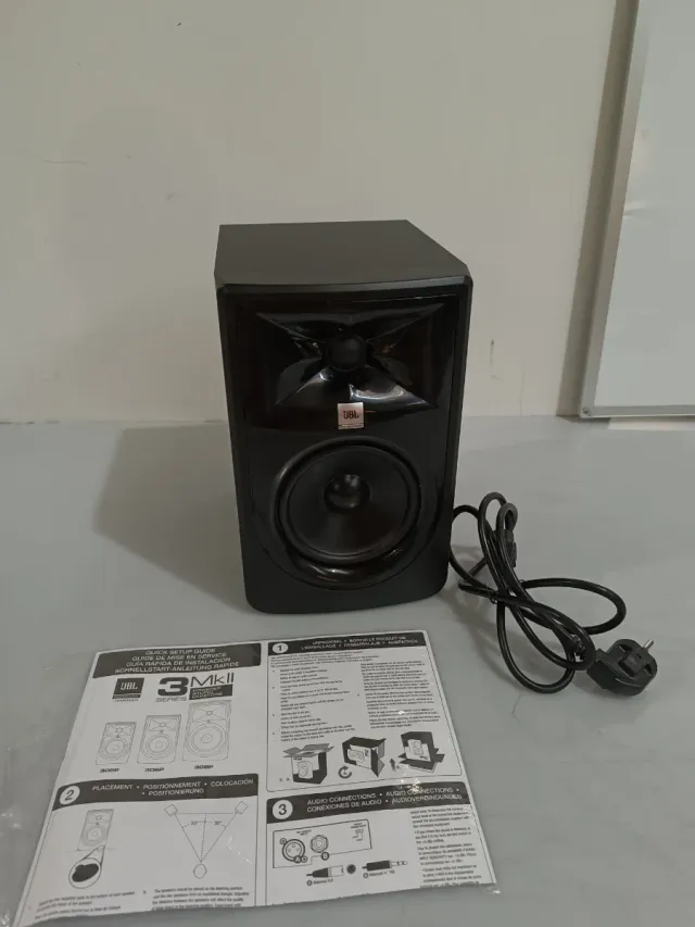 Monitor da studio JBL P7Y7381