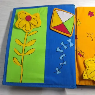 Libro actividades bebé Tiny Love