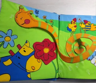 Libro actividades bebé Tiny Love