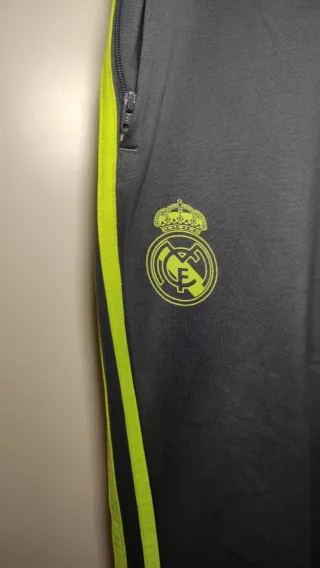 Pantalón Real Madrid Adidas Gris y Verde talla L/G