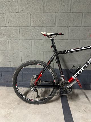 Bicicleta Focus Raven Pro Carbono