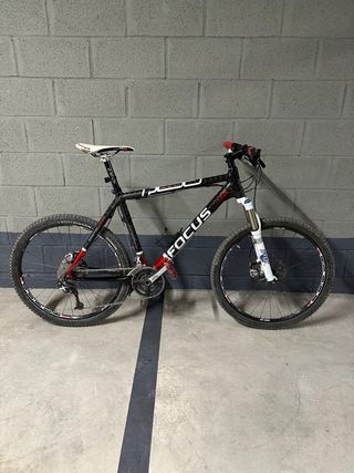 Bicicleta Focus Raven Pro Carbono