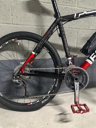 Bicicleta Focus Raven Pro Carbono