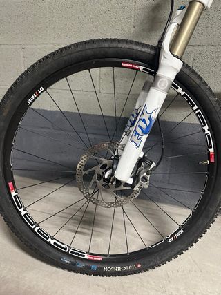 Bicicleta Focus Raven Pro Carbono