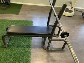 Press da panca con barra e dischi