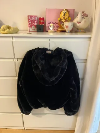 Cazadora Bershka pelo negro T XS